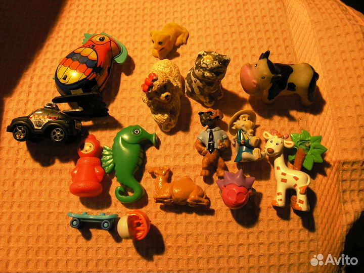 Игрушки из шоколадных яиц, киндер-сюрприз и др