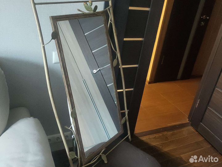 Зеркало в гостиную