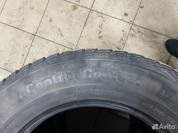 Continental IceContact 2 215/65 R16