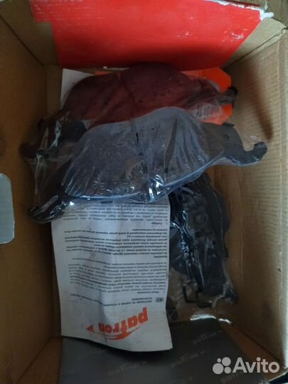 Тормозные колодки передние