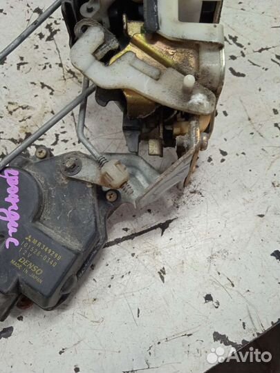 Замок двери правый задний mitsubishi chariot