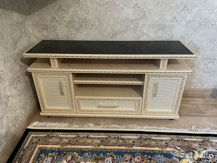 Подставка под телевизор