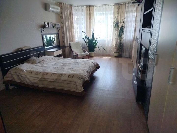 1-к. квартира, 64 м², 2/9 эт.