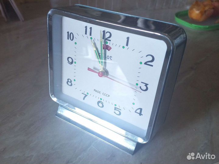 Часы настольные