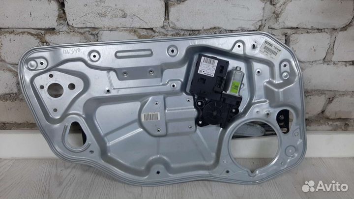 Стеклоподъемник передний левый Volvo s40 2