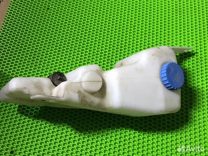 Бачок омывателя 2110