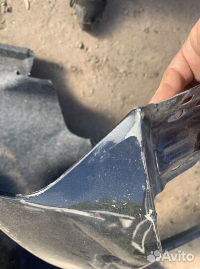 Переднее правое крыло Volvo s40 2