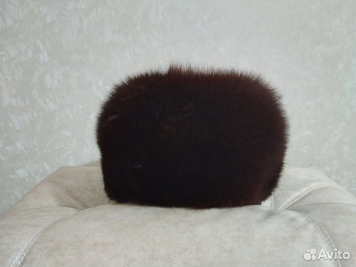 Женская меховая шапка