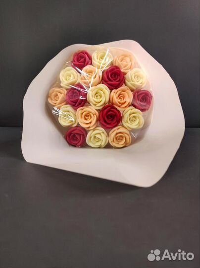 Букет - 19 Роз из Белого Шоколада