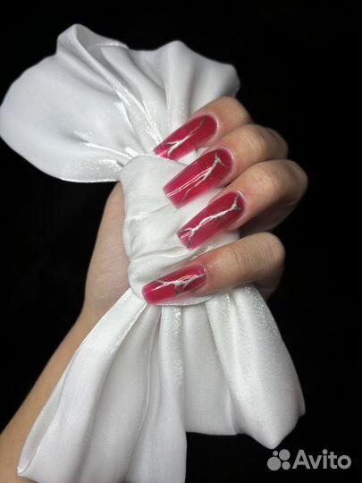 Требуется модель для маникюра