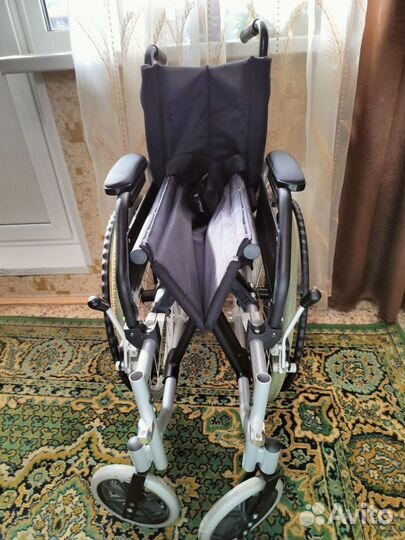 Инвалидная кресло-коляска складная KY954LGC