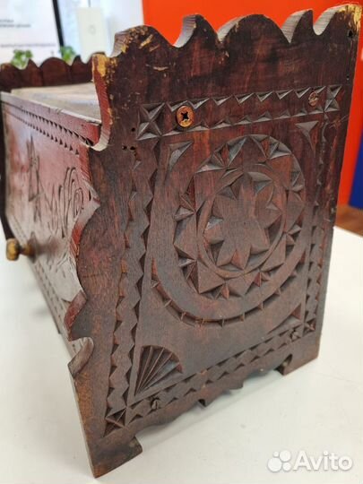 Резной шкафчик, хлебница. СССР
