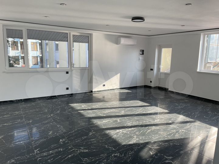 Офис с кабинетом руководителя