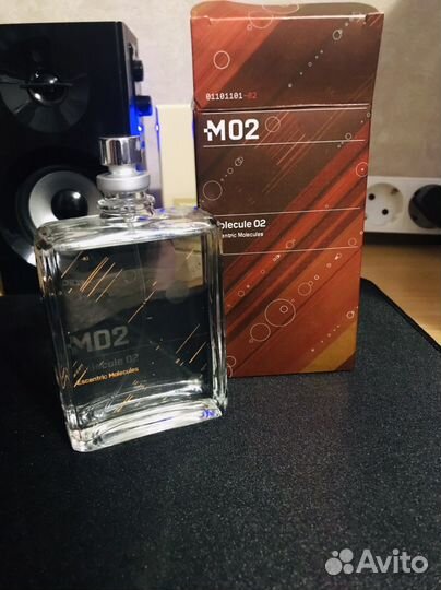 Molecule 02 escentric molecules