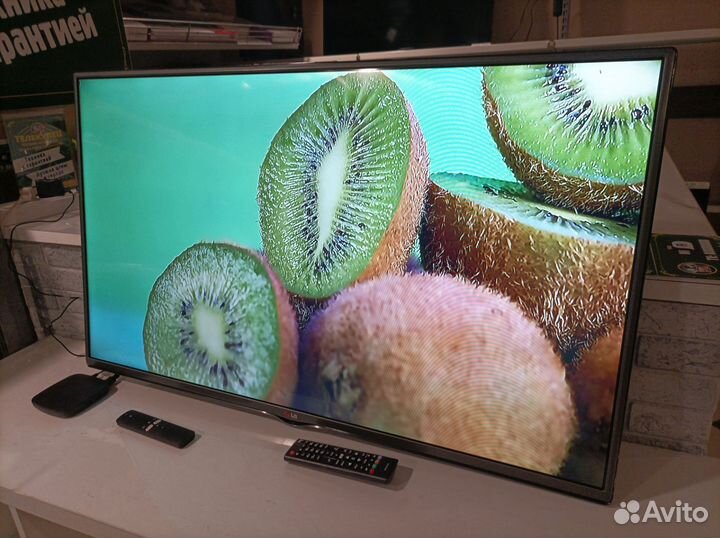 Метровый тонкий SMART TV LG 42