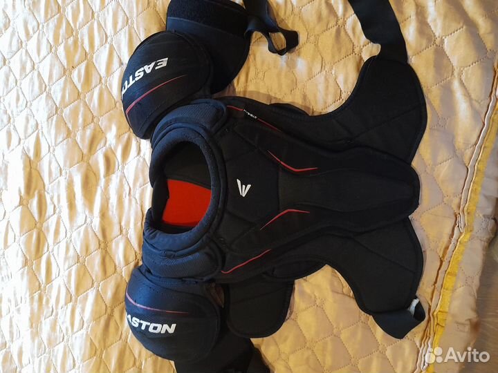 Нагрудник хоккейный