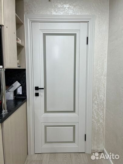 Дверь межкомнатная с парящим стеклом