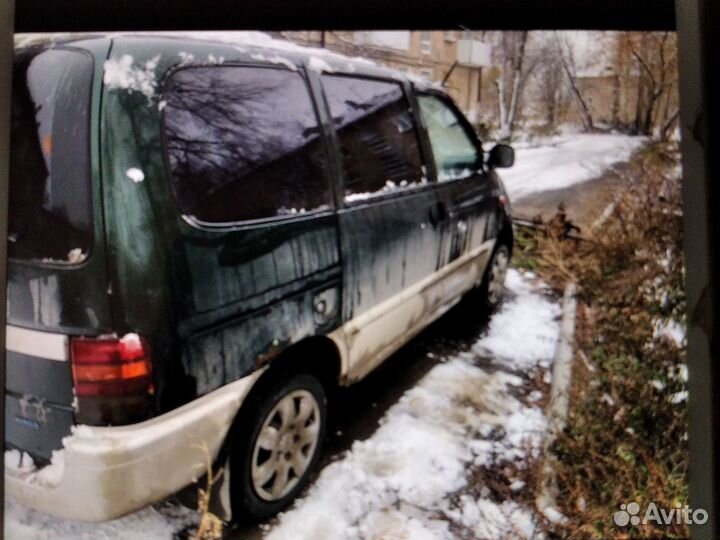 Nissan Serena 1.6 МТ, 1997, битый, 250 000 км