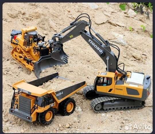 Экскаватор на пульте управления