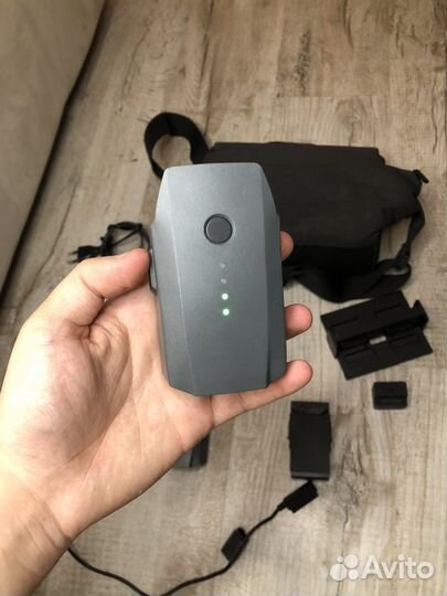 Аккумулятор и аксессуары на квадрокоптер DJI