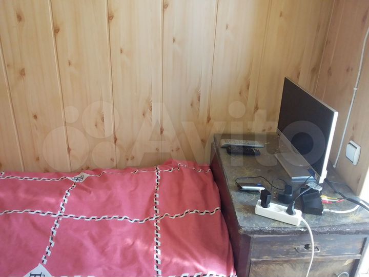 Комната 8 м² в 2-к., 2/2 эт.