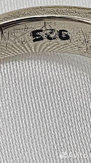 Кольцо с натуральными гранатами р. 17