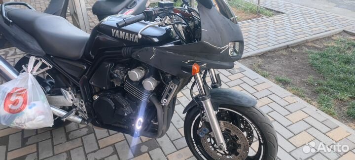 Yamaha fzs600