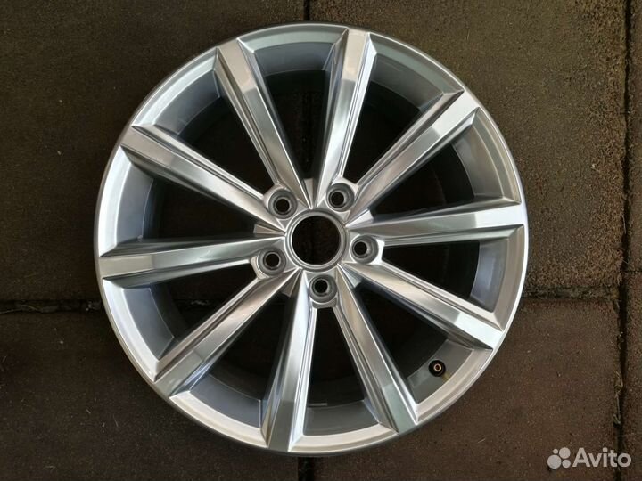 Диск R 17 Volkswagen Passat. 1 штука
