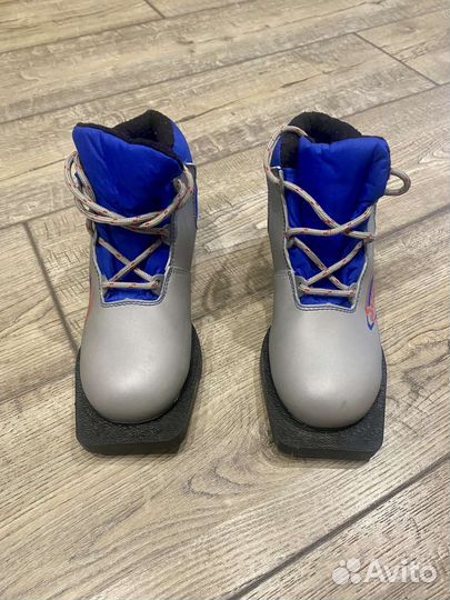 Лыжные ботинки размер 34