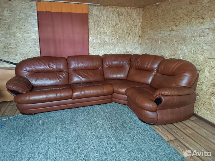 Большой угловой диван кожаный