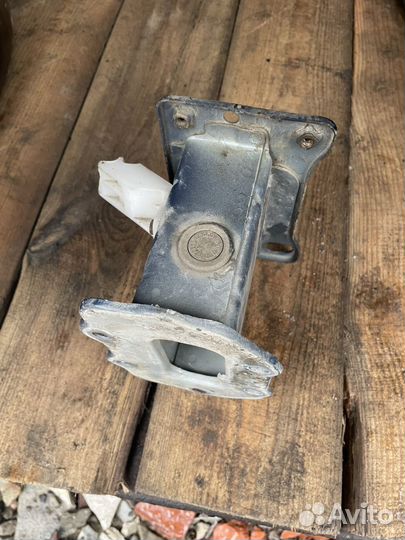 Кронштейн усилителя бампера правый kia ceed ed