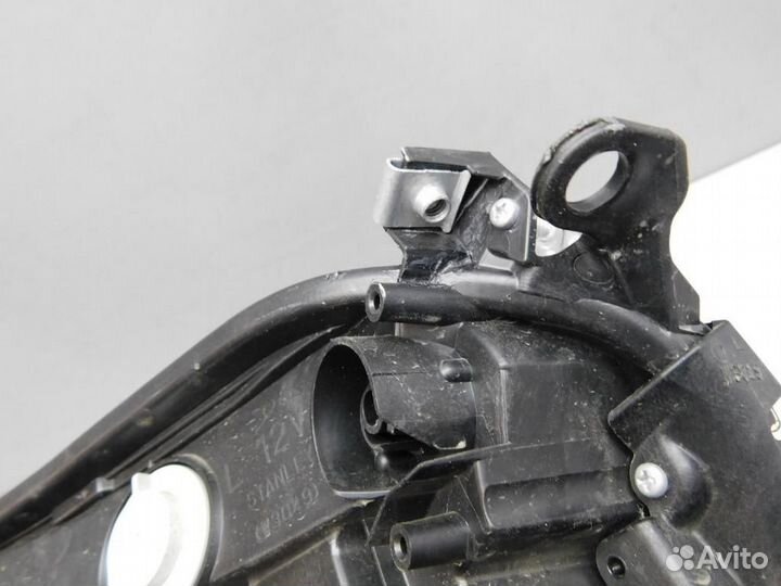 Фара левая Toyota RAV4