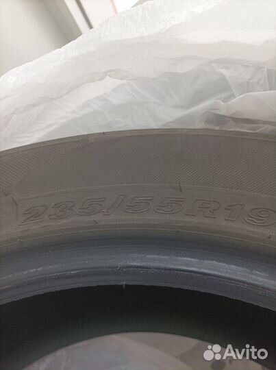 Hankook Dynapro HL2 RA35 235/55 R19