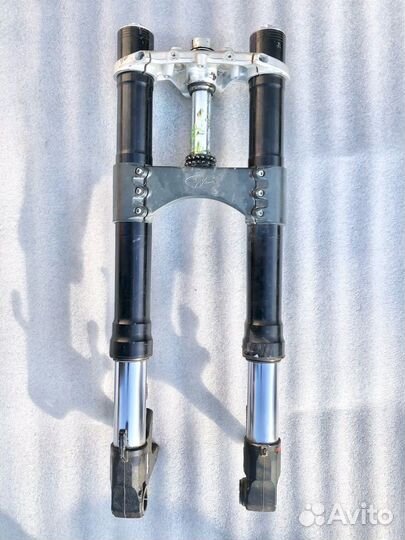 MV Agusta Brutale 1090R вилка