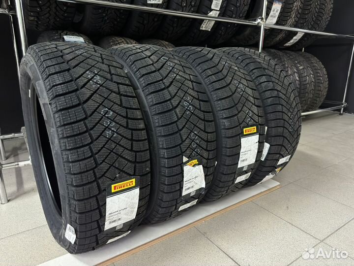 Pirelli Ice Zero FR 235/45 R18 128