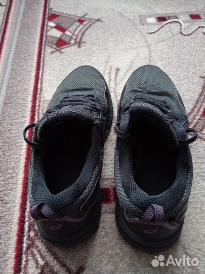 Кроссовки asics