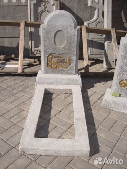 Памятники из мраморной крошки