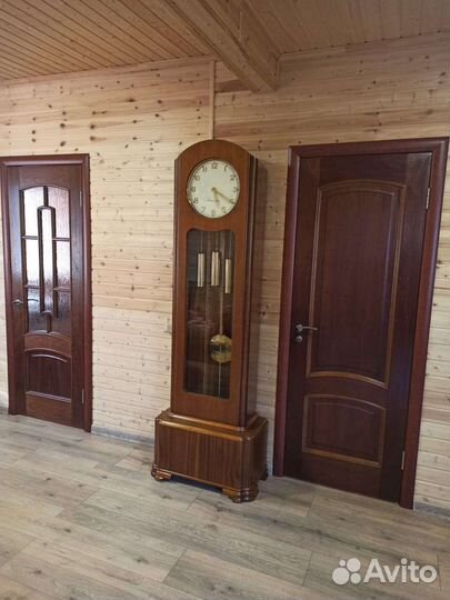 Старинные напольные четвертные часы Янтарь