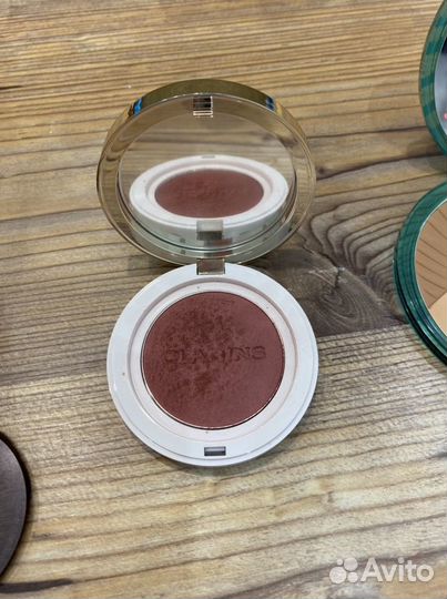 Clarins румяна 04