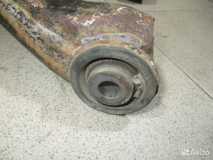 Рычаг задний верхний левый Mitsubishi Pajero 4