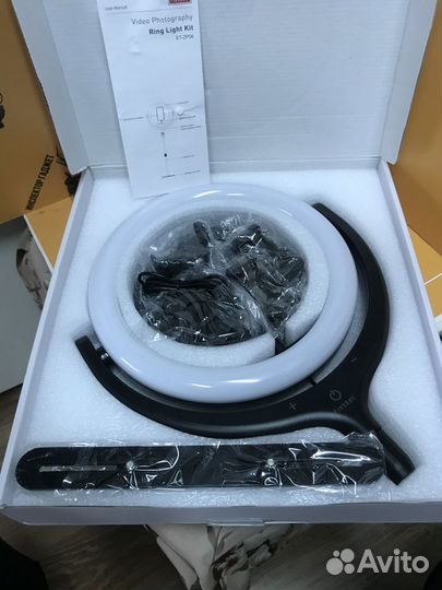 Кольцевая селфи LED лампа Earldom ZP-06 со стойкой