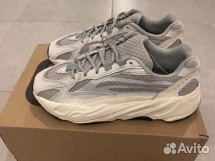 Кроссовки adidas yeezy boost 700