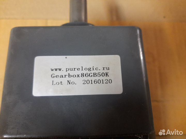 Шаговый двигатель с редуктором