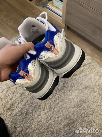 Vetements x reebok spike runner 400