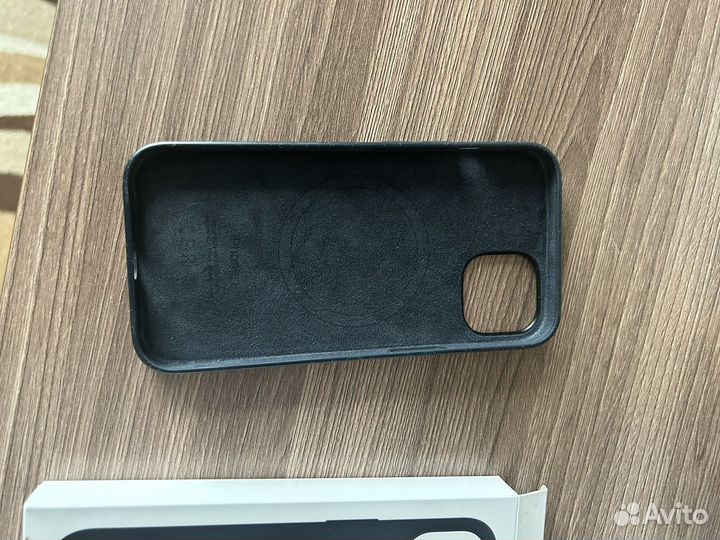 Оригинальный чехол на iPhone 13