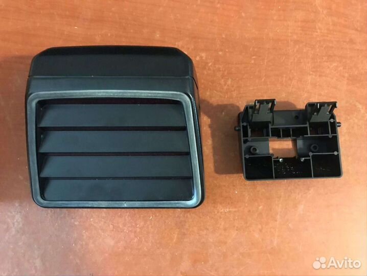 W124 третий стоп сигнал Hella Новый