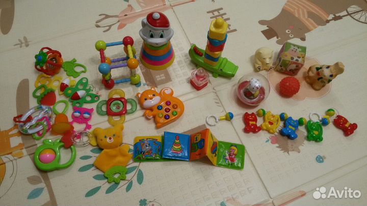 Игрушки развивающие пакетом для малыша 0-2 года