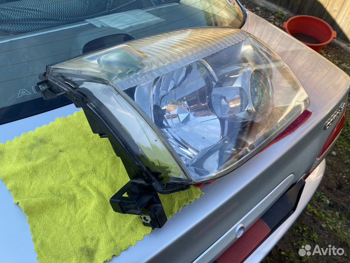 Фара правая на Nissan x-trail T 30 2003 год
