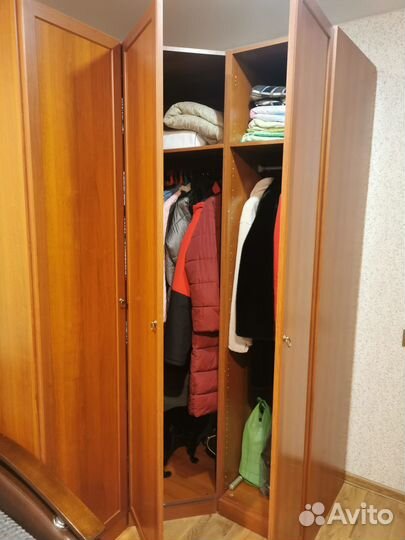 Шкаф угловой