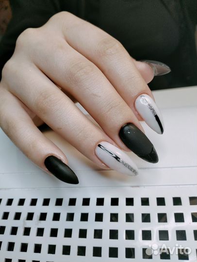 Педикюр, Маникюр